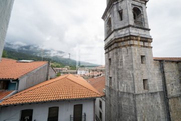 Foto 2 de 3 logelako etxebizitza Aizkibel Kalean Foto 2 de 3 logelako etxebizitza Aizkibel Kalean